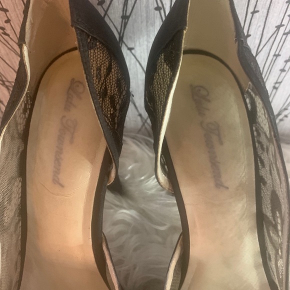 Lulu Townsend High Heel Lace Shoes, Size 10 - Picture 5 of 6